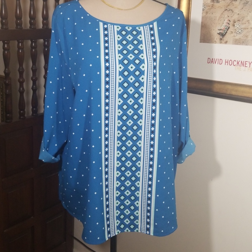 Croft & Barrow pattern blue scoop neck top. XXL